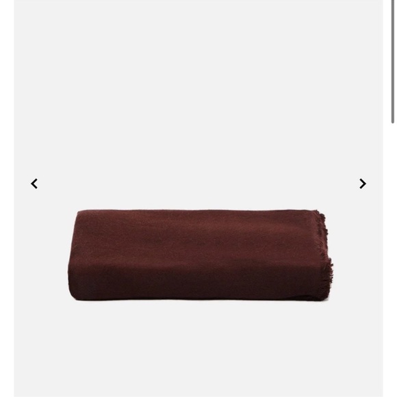 Isabel Marant soft scarf in burgundy - Picture 3 of 10